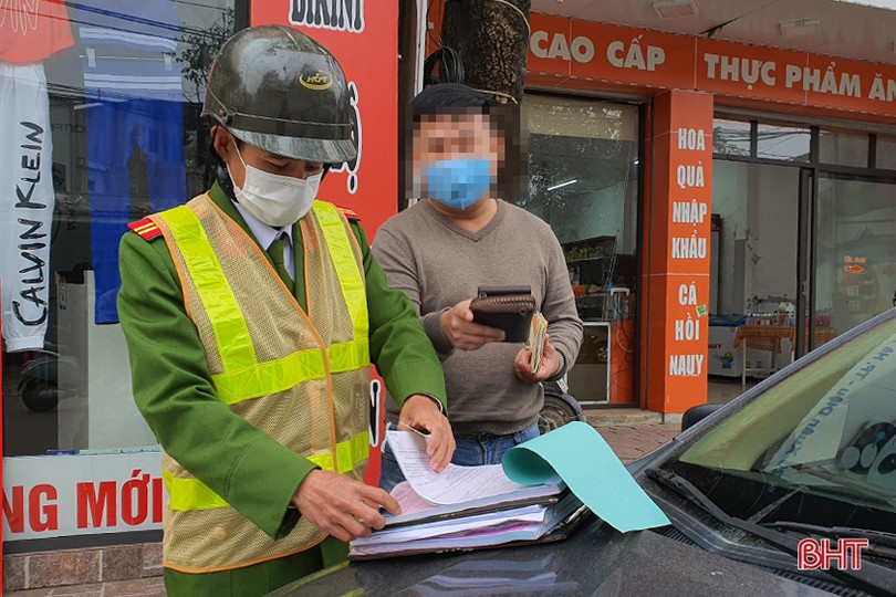 6 ngày ra quân, Công an TP Hà Tĩnh nhắc nhở, xử phạt 42 trường hợp dừng, đỗ xe sai quy định