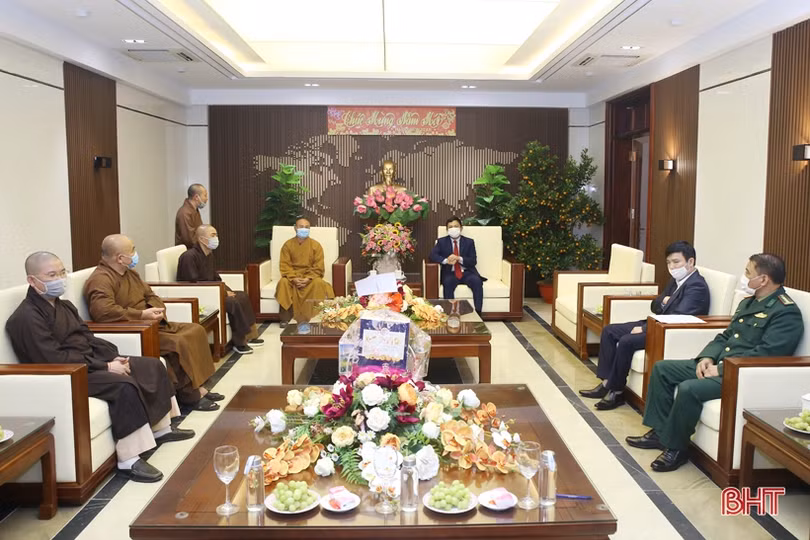 Ban Trị sự Phật giáo chúc tết Đảng bộ và Nhân dân Hà Tĩnh