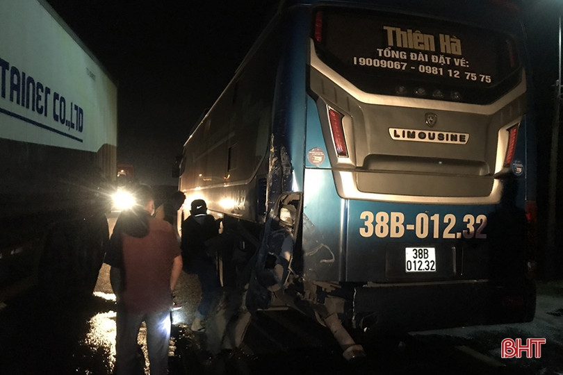 Tai nạn liên hoàn, tắc đường nhiều km trên QL 1A tuyến tránh TP Hà Tĩnh