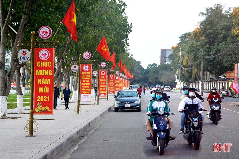 Sắc xuân rực rỡ Thành Sen