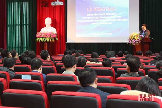 120 công chức Hà Tĩnh đủ điều kiện thi vòng 2 chuyên viên chính