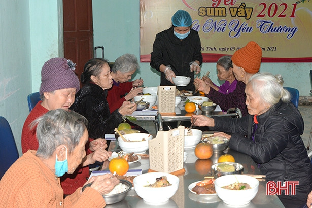 “Tết sum vầy - kết nối yêu thương” tại Trung tâm Điều dưỡng người có công và Bảo trợ xã hội Hà Tĩnh
