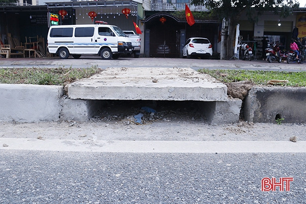 Nối lại 18 điểm “đứt gãy” trên dải phân cách QL1A qua TP Hà Tĩnh