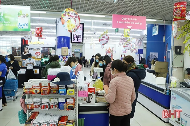 Thị trường Hà Tĩnh ngày giáp tết: Hàng hóa đủ chủng loại, sức mua tăng dần