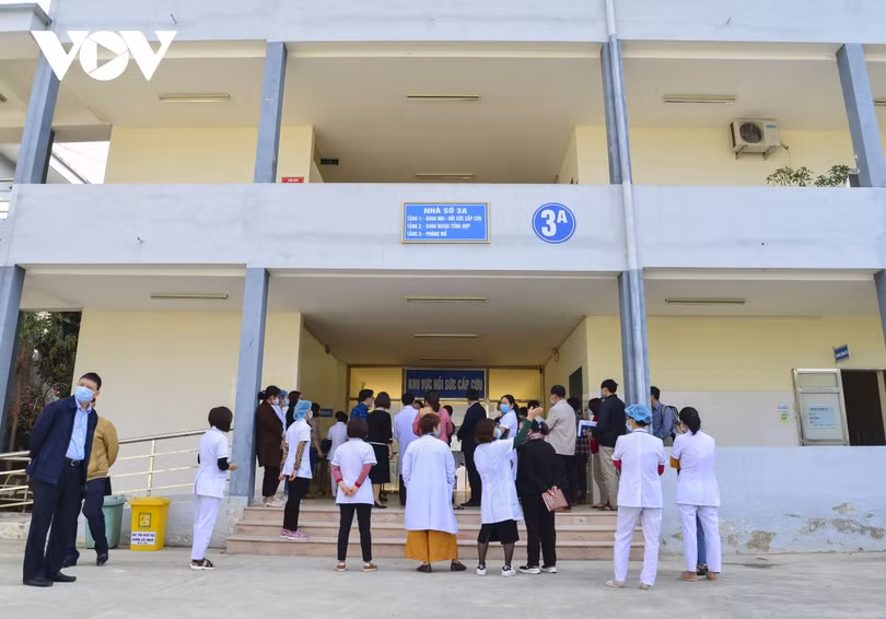 Khẩn trương thành lập bệnh viện dã chiến tại Điện Biên Phủ