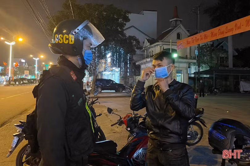Một đêm tuần tra của cảnh sát cơ động Hà Tĩnh ngày cận tết