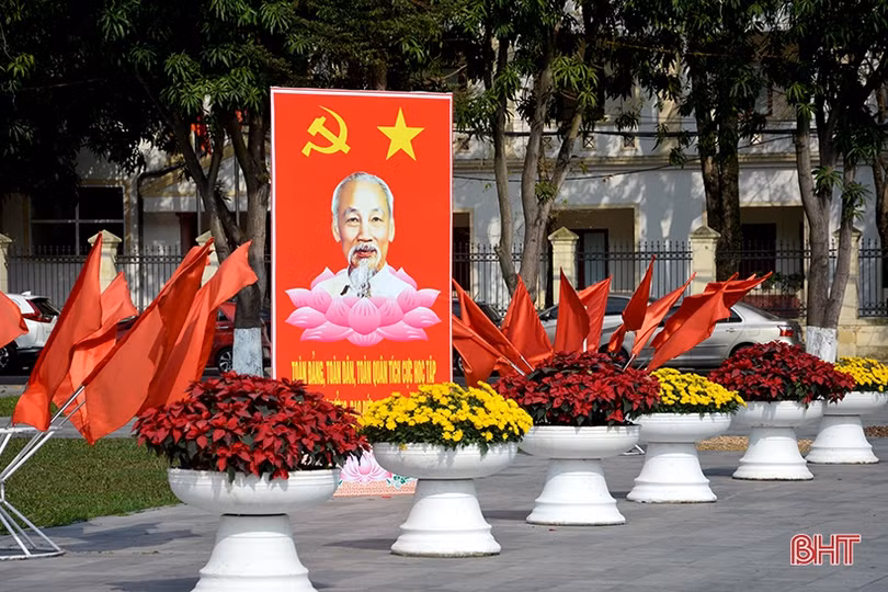 Sắc xuân rực rỡ Thành Sen