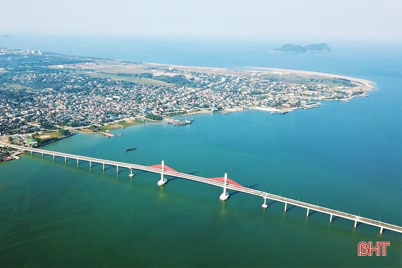 Phương tiện lưu thông qua cầu Cửa Hội từ sáng 6/2