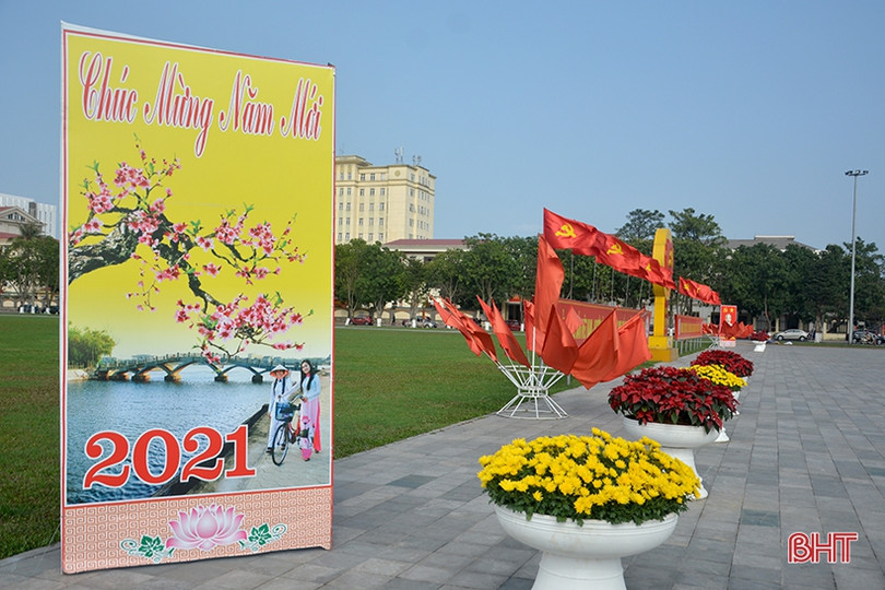 Sắc xuân rực rỡ Thành Sen