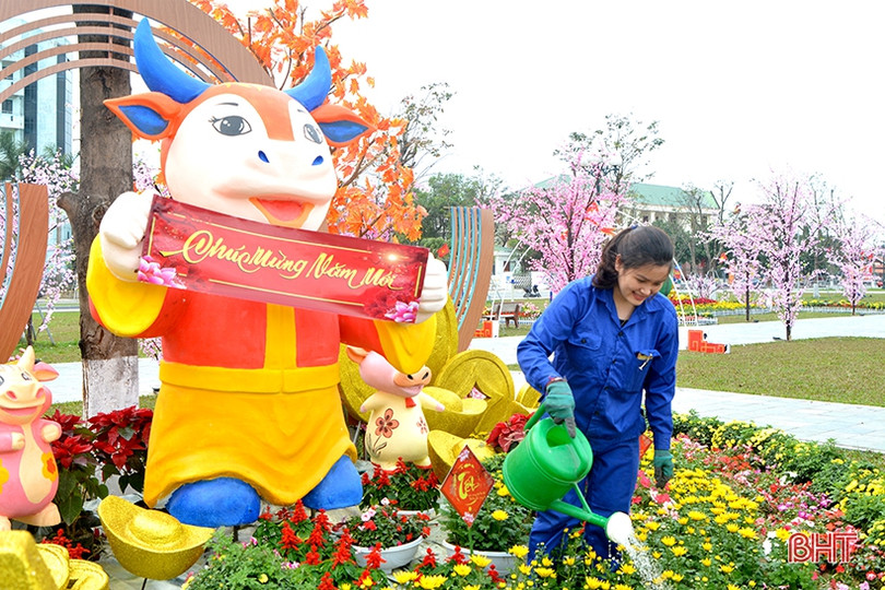 Sắc xuân rực rỡ Thành Sen