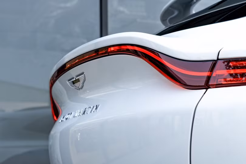 Cận cảnh siêu SUV Aston Martin DBX giá gần 17 tỷ đầu tiên tại Việt Nam