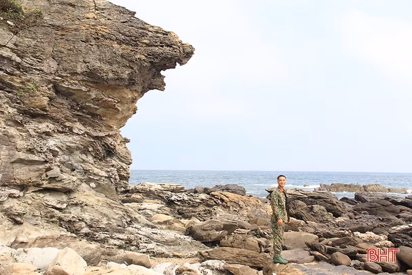 Vẻ đẹp vào xuân của “viên ngọc bích” trên vùng biển phía Nam Hà Tĩnh