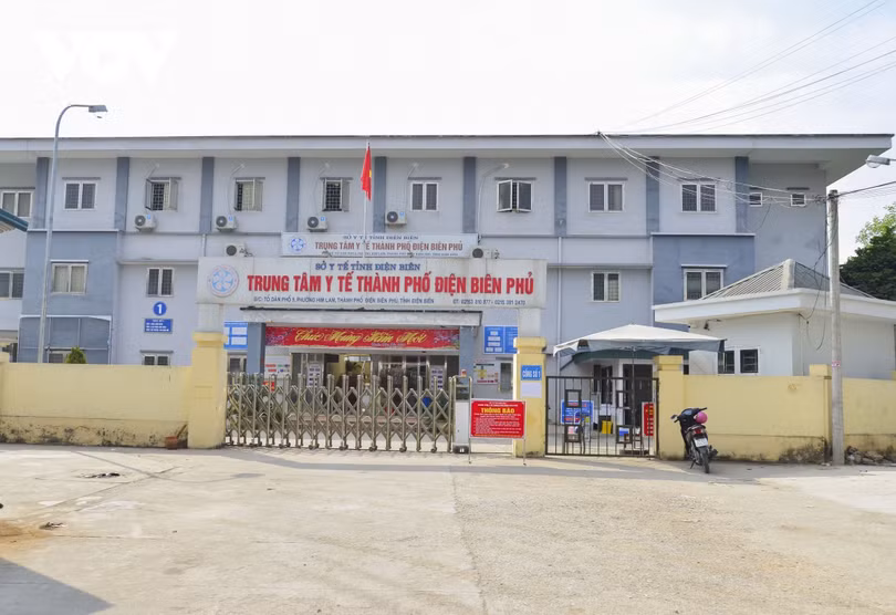 Khẩn trương thành lập bệnh viện dã chiến tại Điện Biên Phủ