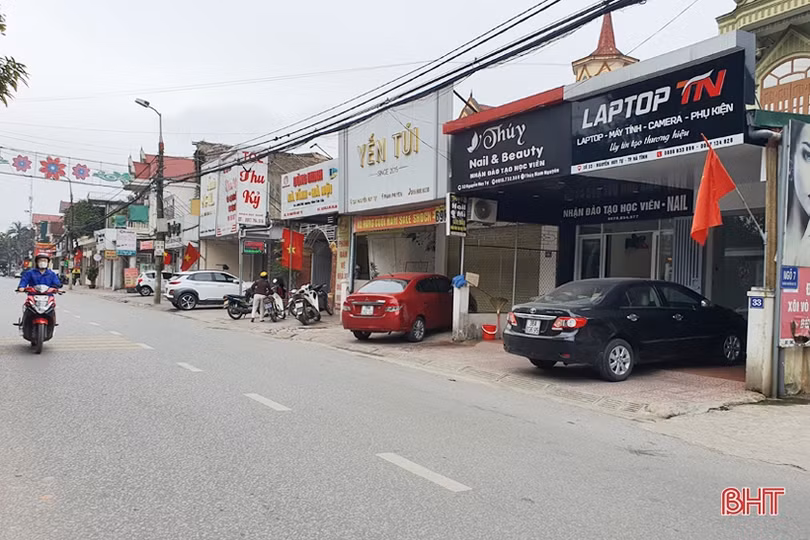 6 ngày ra quân, Công an TP Hà Tĩnh nhắc nhở, xử phạt 42 trường hợp dừng, đỗ xe sai quy định