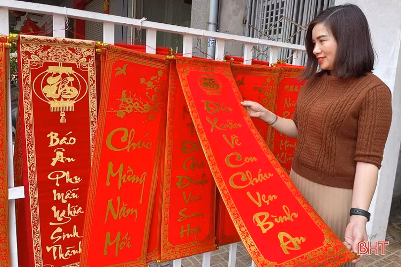 Phụ kiện trang trí tết đa dạng, người tiêu dùng Hà Tĩnh thỏa sức lựa chọn