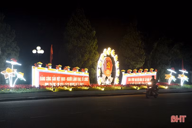 Sắc xuân rực rỡ Thành Sen