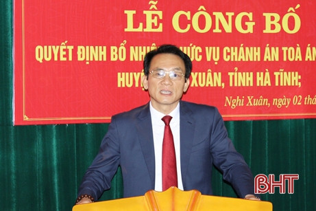 Trao quyết định bổ nhiệm Chánh án TAND huyện Nghi Xuân