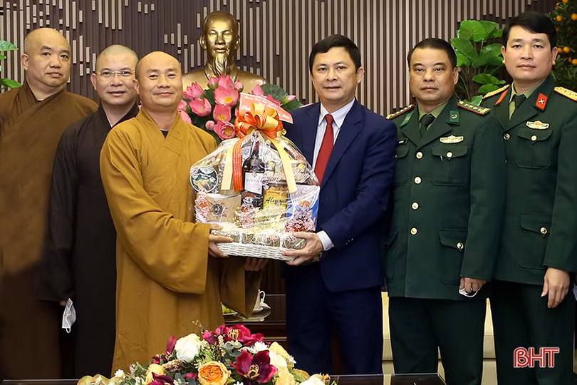 Ban Trị sự Phật giáo chúc tết Đảng bộ và Nhân dân Hà Tĩnh