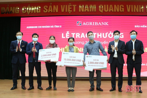 7 khách hàng Hà Tĩnh trúng thưởng chương trình “Mua bảo hiểm - nhận quà lớn cùng Abic”