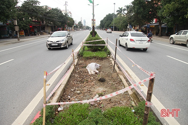 Nối lại 18 điểm “đứt gãy” trên dải phân cách QL1A qua TP Hà Tĩnh