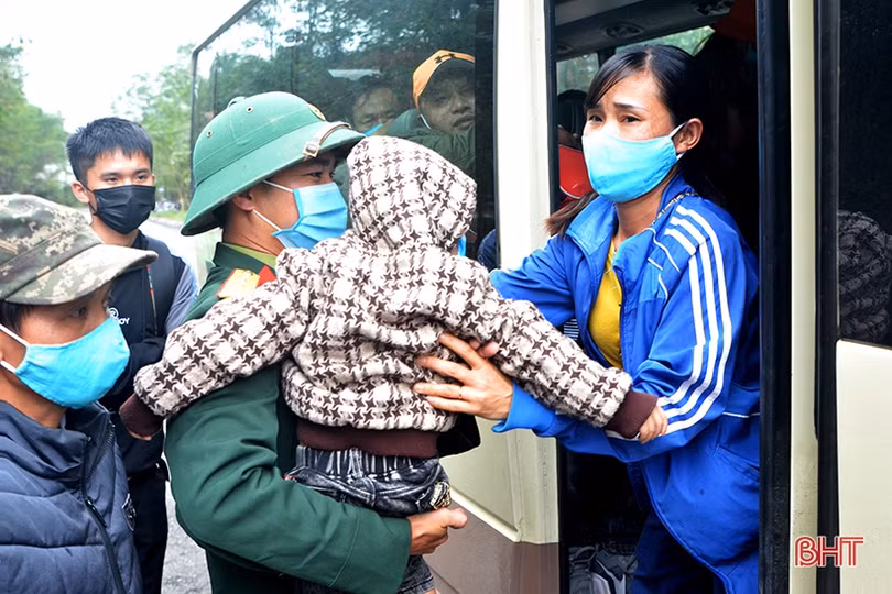 150 công dân hoàn thành cách ly tập trung tại Hà Tĩnh về quê ăn tết