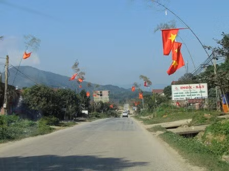 Bộ đội biên phòng góp phần giữ bình yên cho nhân dân trong KKT Cầu Treo vui tết