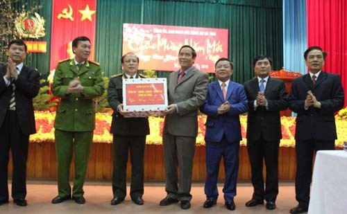 Đoàn chúc tết Công an tỉnh...