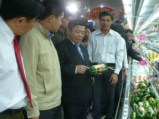 ... và tại Siêu thị Coop. Market