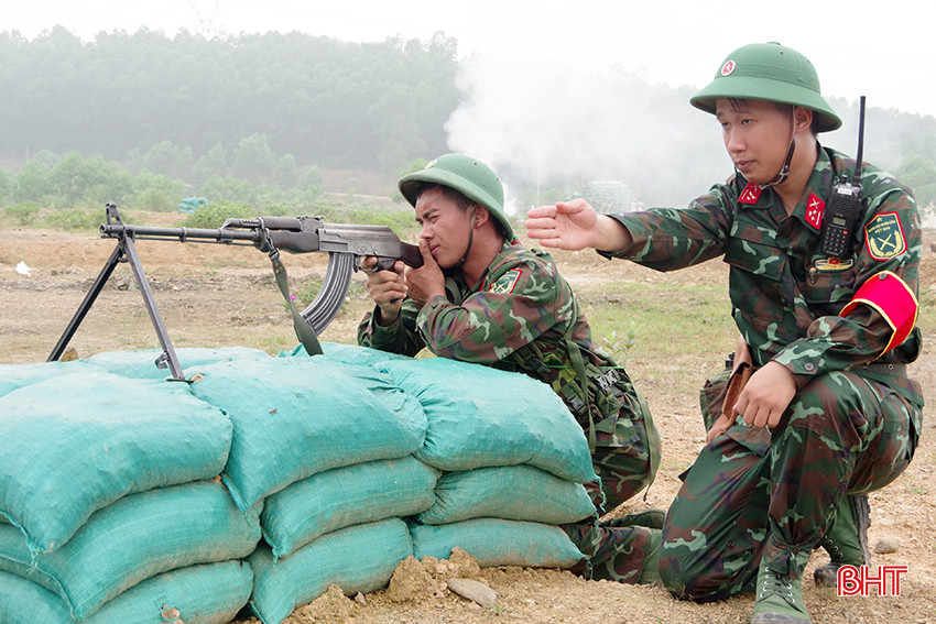 Súng trung liên tiêu diệt mục tiêu. 2.JPG