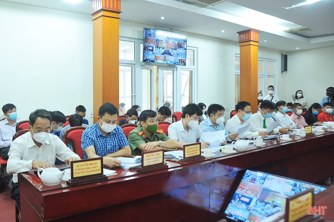 Hà Tĩnh đối thoại, tôn vinh doanh nghiệp, doanh nhân tiêu biểu dịp 13/10