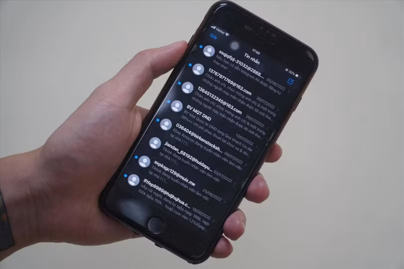 Nghe điện thoại nếu có dấu hiệu này phải cúp máy ngay