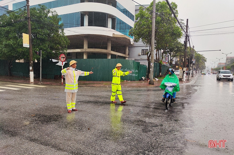 CSGT cảnh báo không di chuyển vào các tuyến đường ngập nước