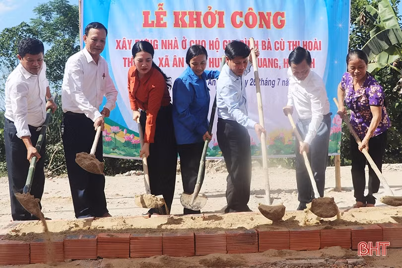 Vũ Quang vận động quyên góp gần 5 tỷ đồng chăm lo cho người nghèo