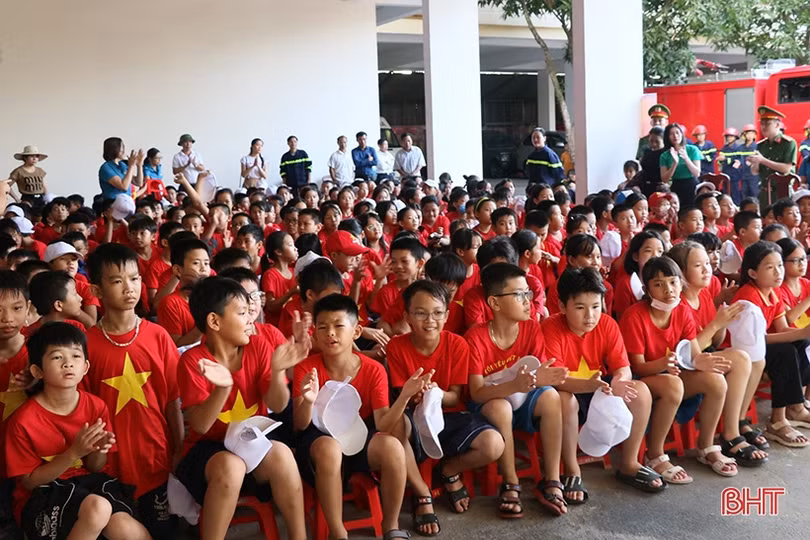 Người dân Hà Tĩnh trải nghiệm thực hành kỹ năng phòng cháy