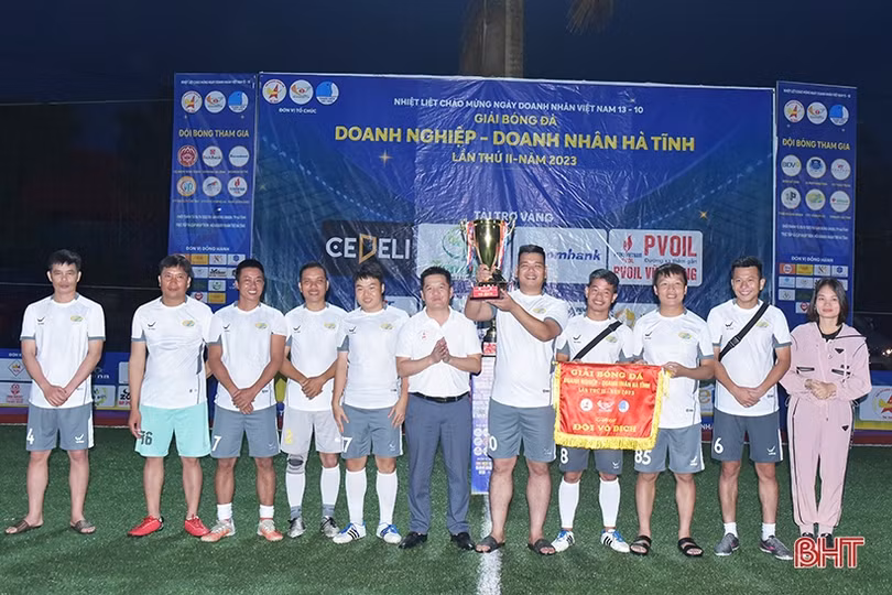 VPBank vô địch Giải Bóng đá Doanh nghiệp - Doanh nhân Hà Tĩnh