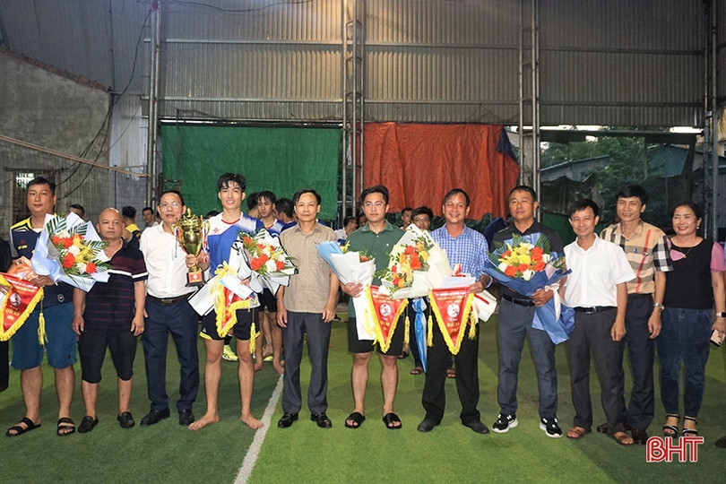 Sôi nổi Giải Bóng chuyền doanh nghiệp Hương Khê