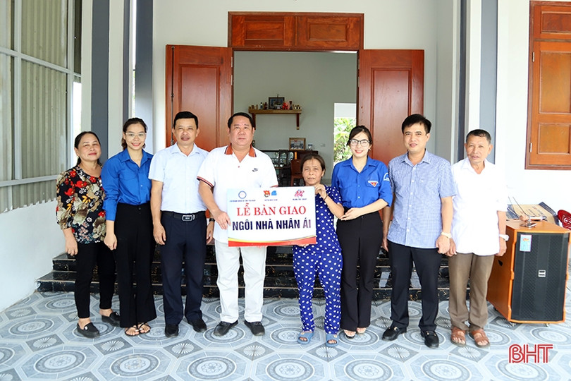 Hội Doanh nghiệp Hà Tĩnh phía Nam bàn giao 4 nhà nhân ái tại Nghi Xuân