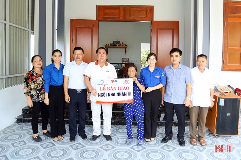 Hội Doanh nghiệp Hà Tĩnh phía Nam bàn giao 4 nhà nhân ái tại Nghi Xuân