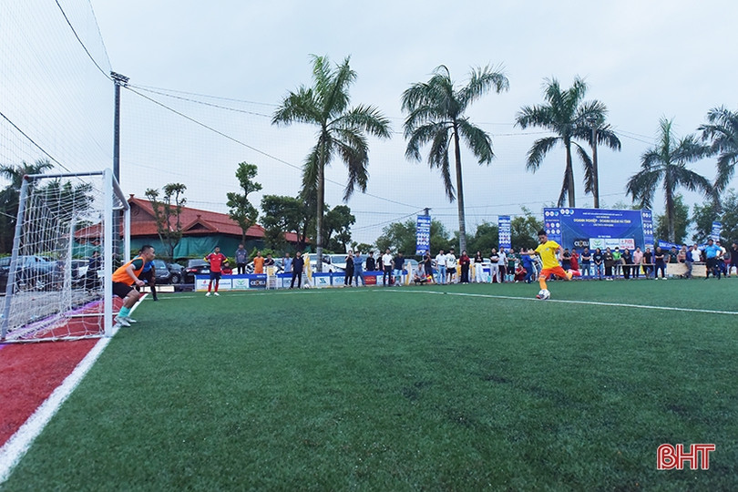 VPBank vô địch Giải Bóng đá Doanh nghiệp - Doanh nhân Hà Tĩnh