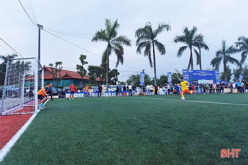 VPBank vô địch Giải Bóng đá Doanh nghiệp - Doanh nhân Hà Tĩnh