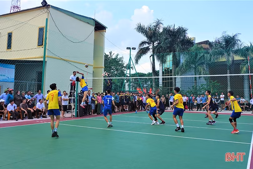Sôi nổi Giải Bóng chuyền doanh nghiệp Hương Khê