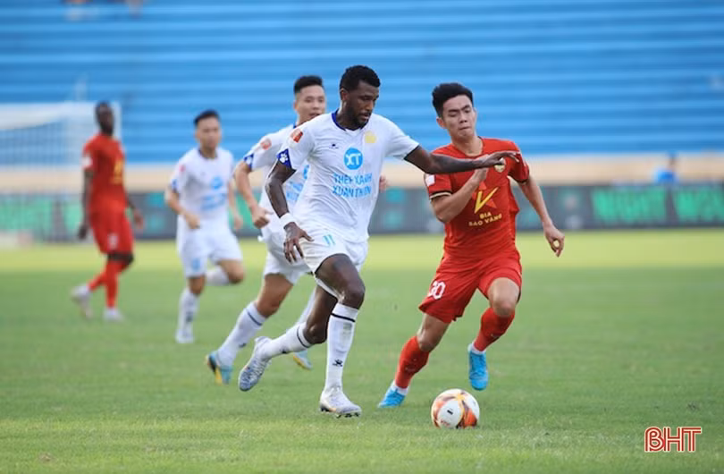 Hồng Lĩnh Hà Tĩnh chạm trán ứng viên vô địch trong vòng đấu đầu