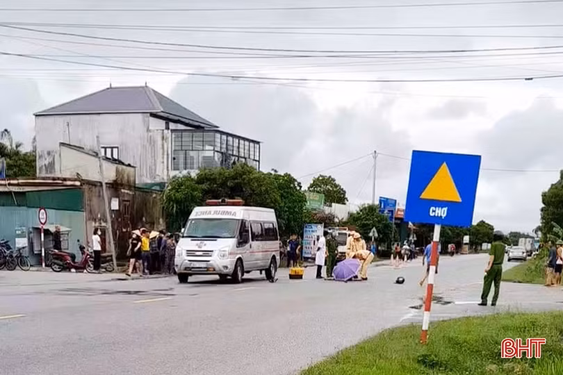 Bất an khi qua ngã tư QL15B với đường liên xã Tượng - Lạc