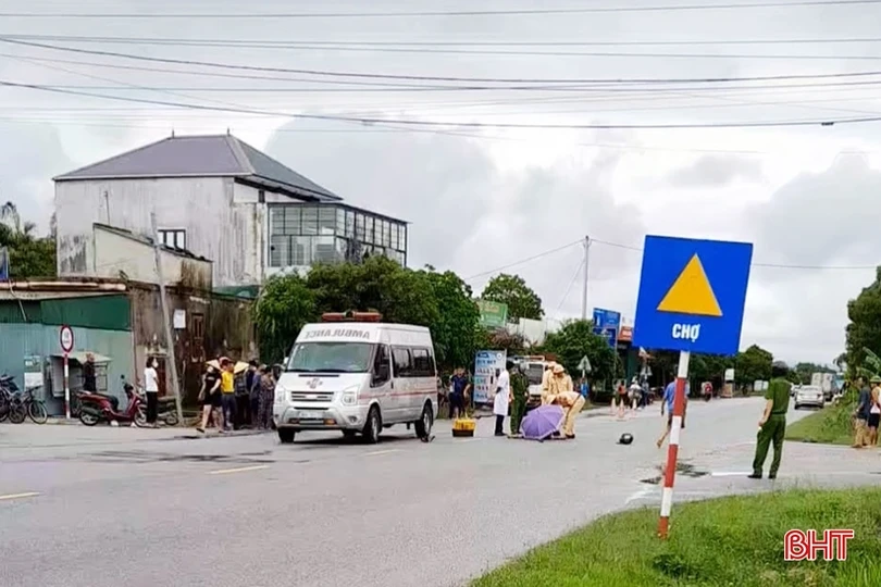 Bất an khi qua ngã tư QL15B với đường liên xã Tượng - Lạc