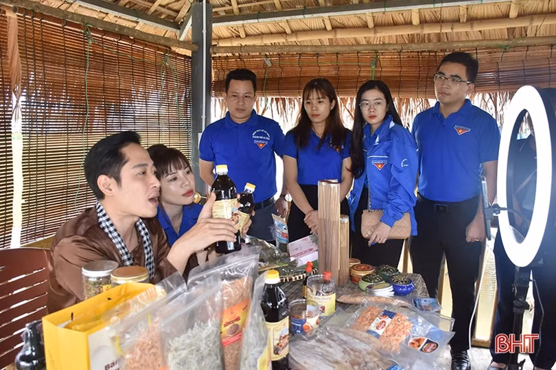 Hợp tác xã Hà Tĩnh trải nghiệm bán hàng qua TikTok