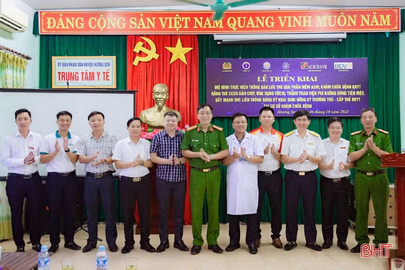Thanh toán không dùng tiền mặt tại cơ sở y tế ở Hương Sơn