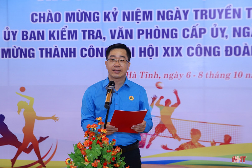 Hàng trăm VĐV tranh tài giải bóng chuyền các cơ quan, đơn vị