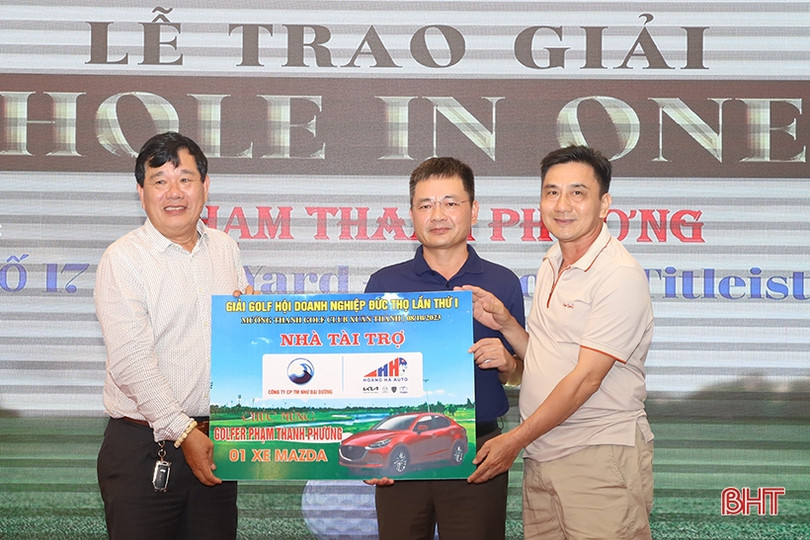 Giải Golf Hội Doanh nghiệp Đức Thọ huy động 1,15 tỷ đồng hỗ trợ học sinh nghèo