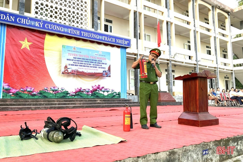 Học sinh miền núi tập làm lính cứu hỏa