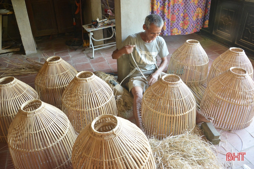 Đan nơm - nghề phụ, niềm vui chính của người dân Yên Mỹ